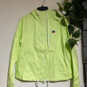 Women's Levi's Jacket Lightweight Retro Rain Jacket - Neón Green - Size Medium
